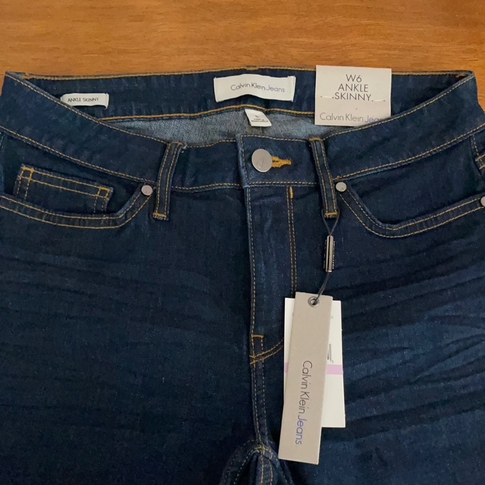 Calvin Klein size 6 skinny jeans